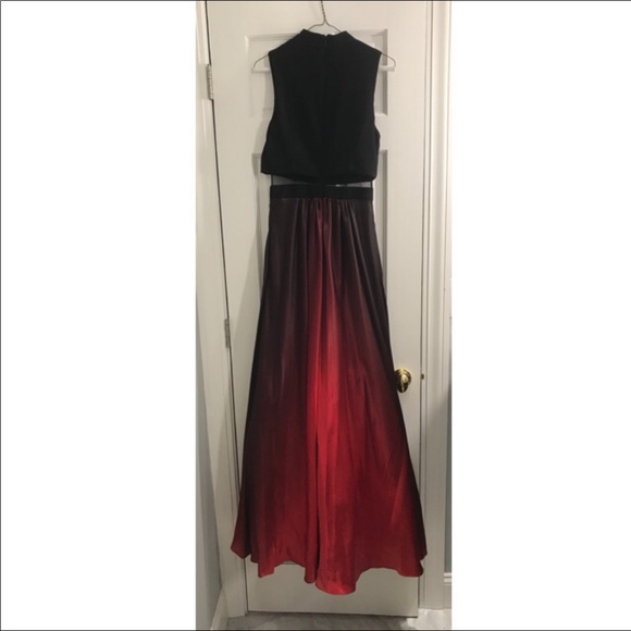 Prom dress - Picture 2 of 3